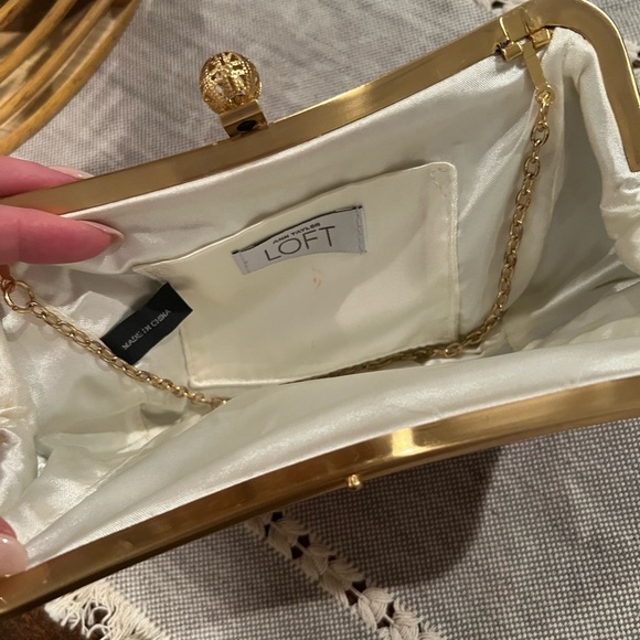 Ann Taylor Loft Elegant Clutch with chain, satin lining, GUC, gold, evening bag - Picture 4 of 4